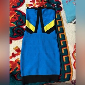 Bebe tri-color sleeveless dress